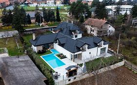 City Escape Luxury Villa