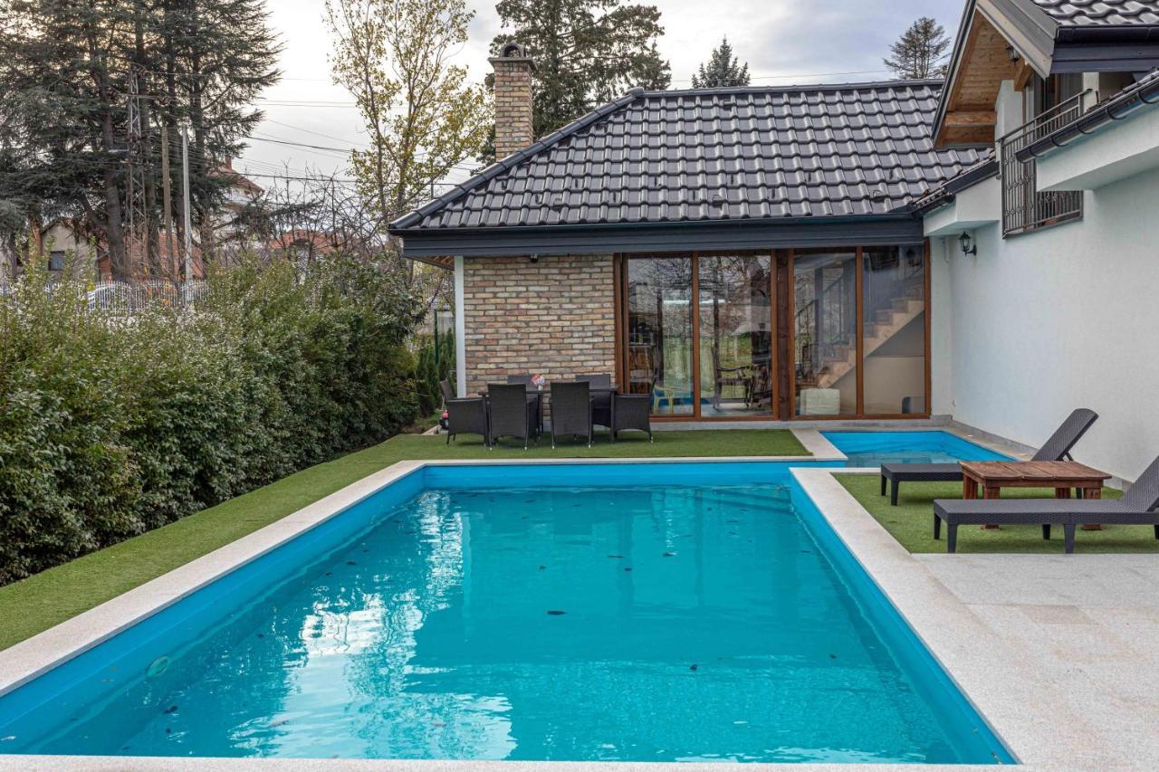 City Escape Luxury Villa Zuce Exterior foto
